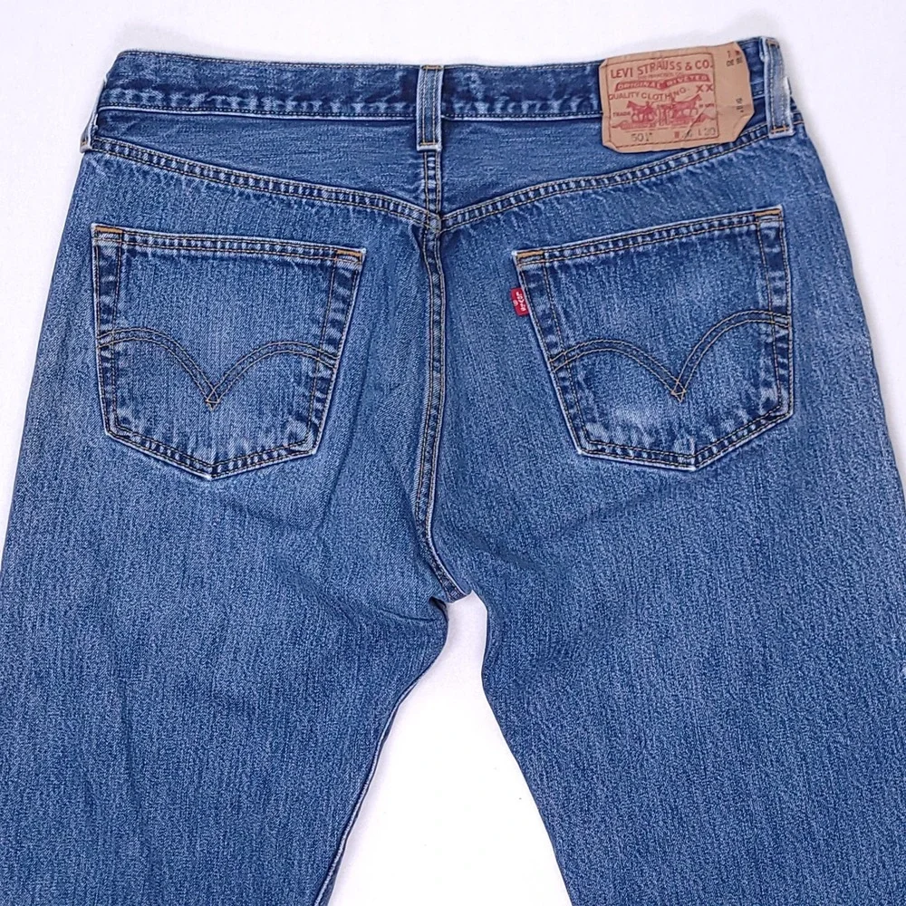 Levis size tag